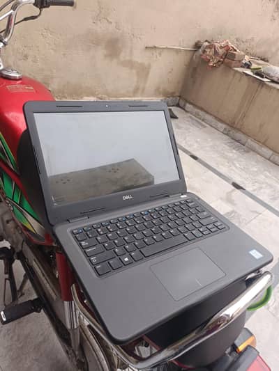Dell 8th generation laptop 8gb ram DDR4 4hr+ battery slim laptop