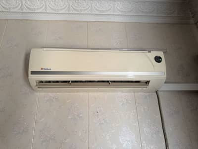 Used dawlance 1.5 AC