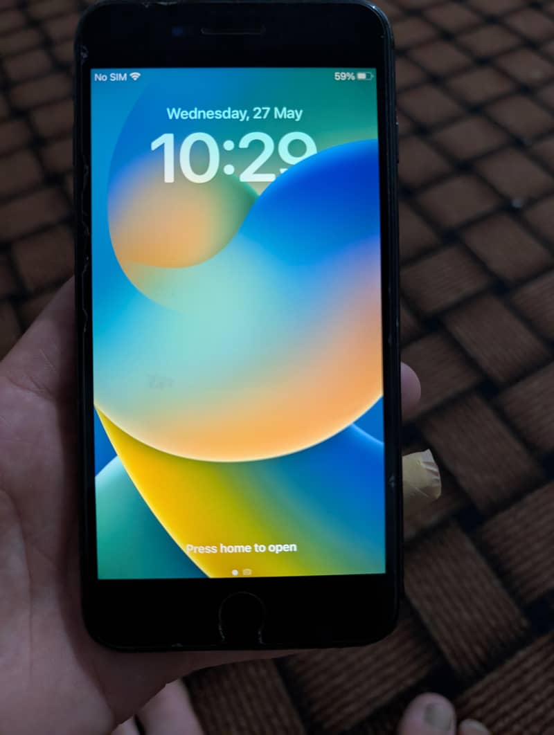 Apple iPhone 8 Plus 0
