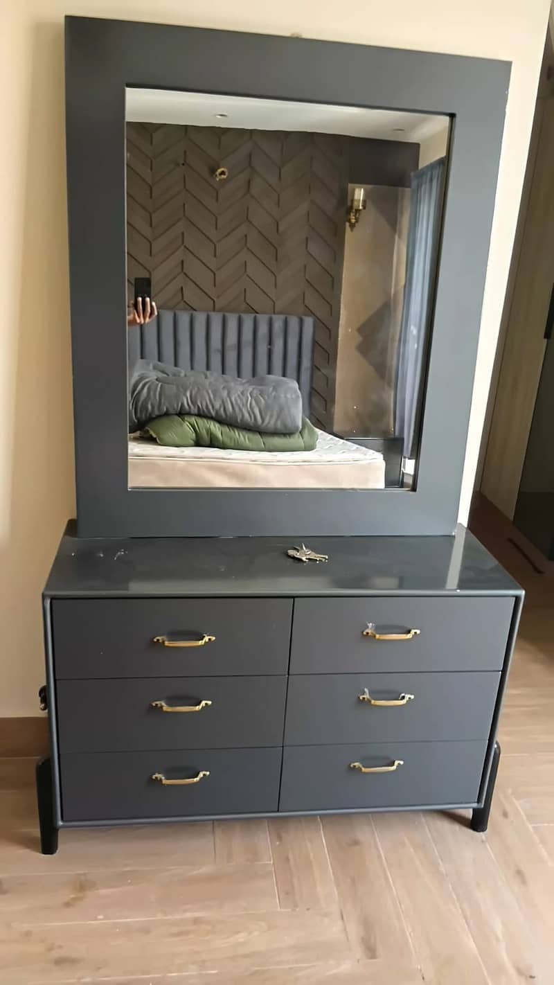 Bed and Dressing 1