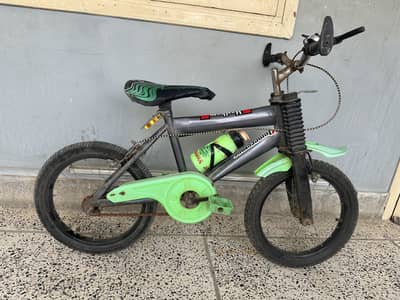 Kids Cycle age 5 to 10 years excellent condition hardly used