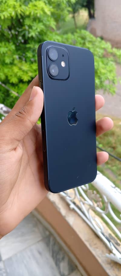 Apple iPhone 12