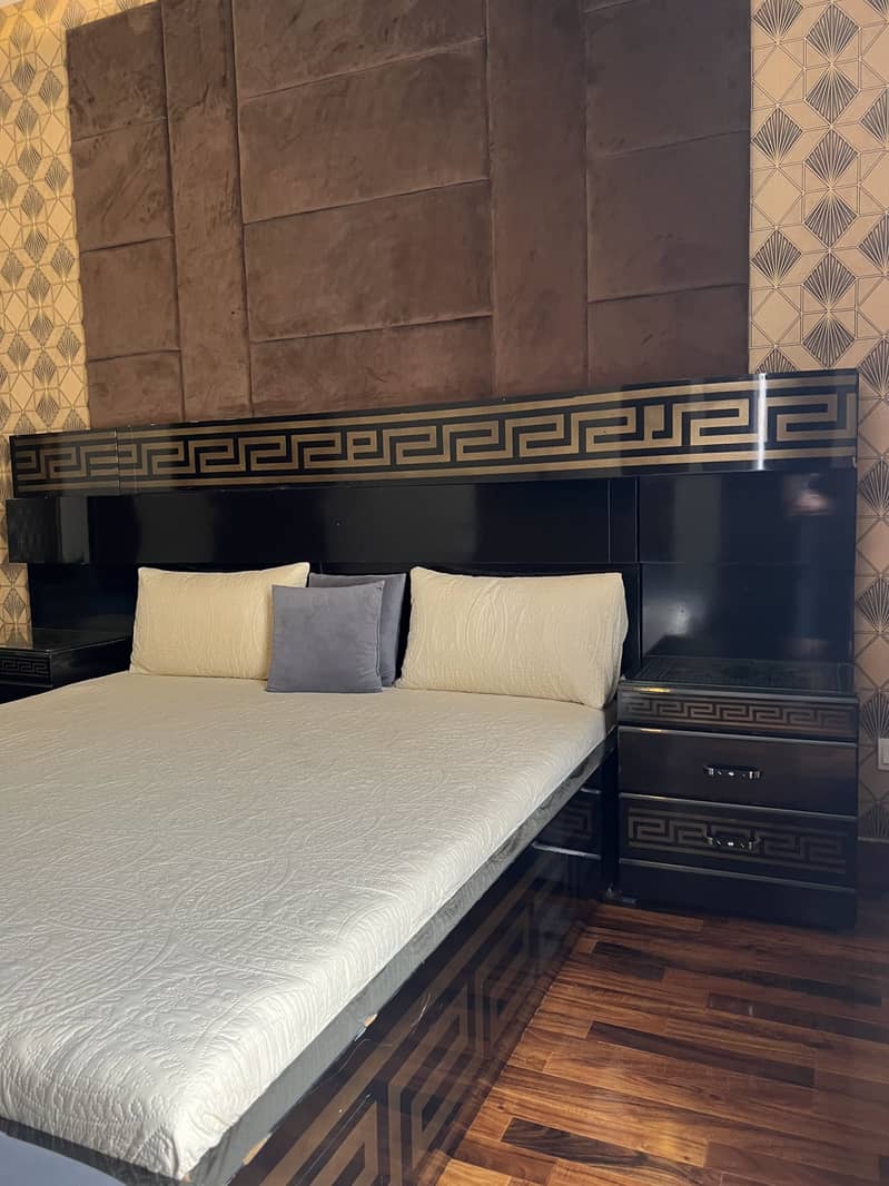 Versace bed 3