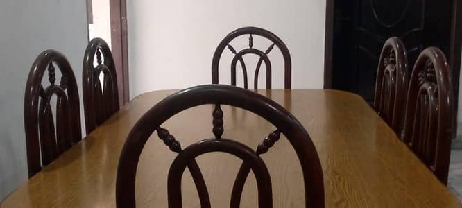Dinnig Table