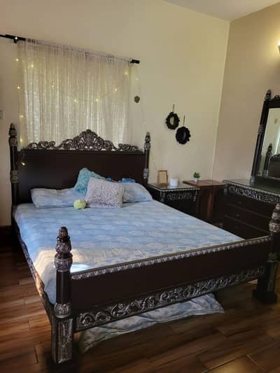 solid wood sheesham bed set