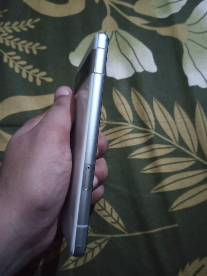 Google Pixel 7a 5