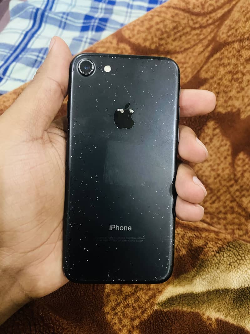 Apple iPhone 7 0