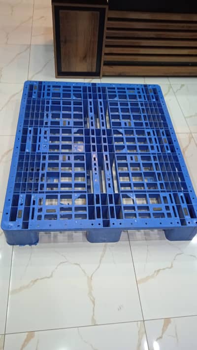 Plastic Pallets | Industrial Pallets | Wooden Pallets | Iron Pallets