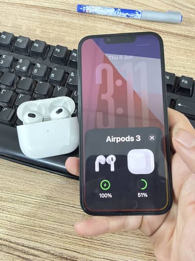 Apple iPhone 16e + 100% Orginal Apple Airpods 3