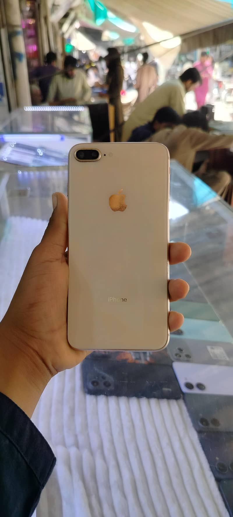 iphone 8+ 1