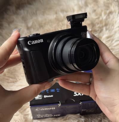 Canon SX740HS