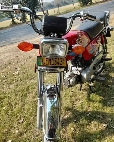 ہونڈا سی ڈی 70 ریڈ کلر
