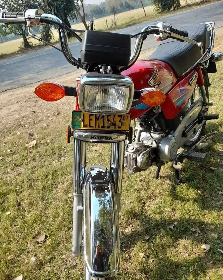 ہونڈا سی ڈی 70 ریڈ کلر 0