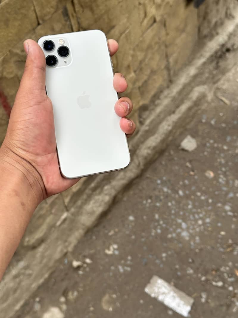 iPhone 11 Pro 0
