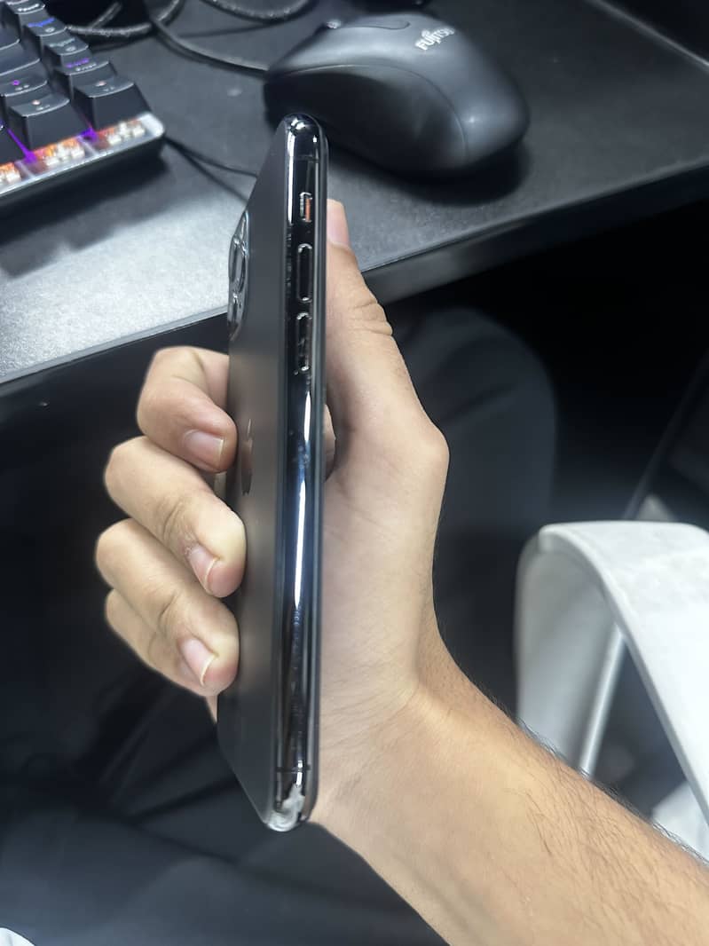 iPhone 11 pro 1