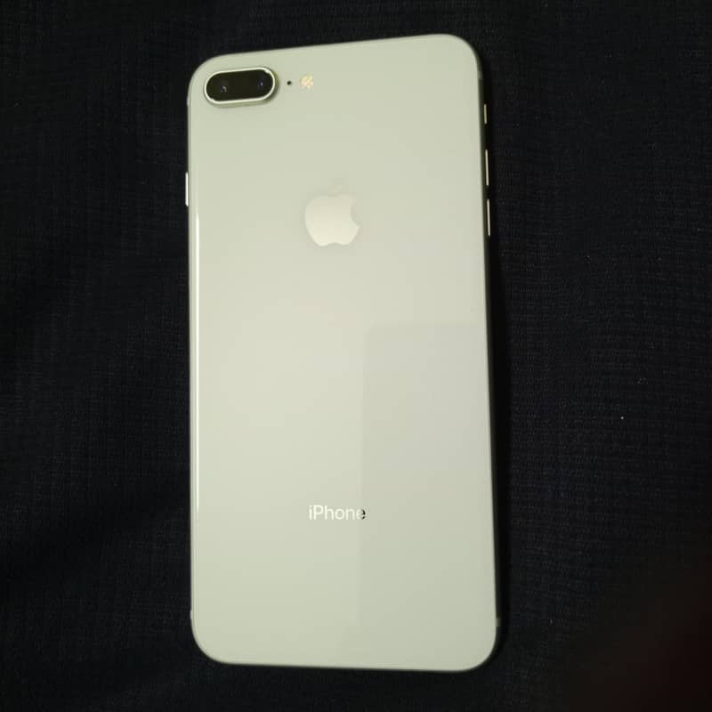 Apple iPhone 8 Plus 1