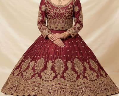 *Heavy Bridal Lehenga for Sale | Luxury Wedding Lehenga | Medium Size*