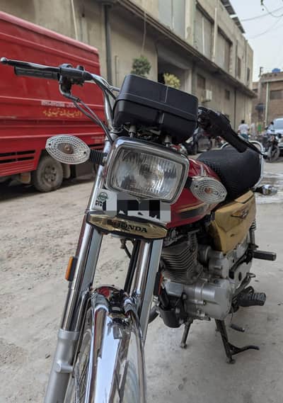 HONDA CG 125 GOLD EDITION