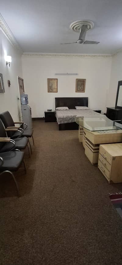 Fully furnished bedroom to let
