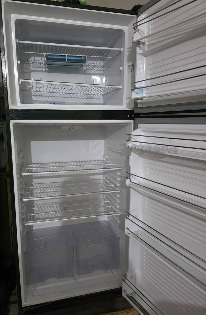 Dewlance fridge 3