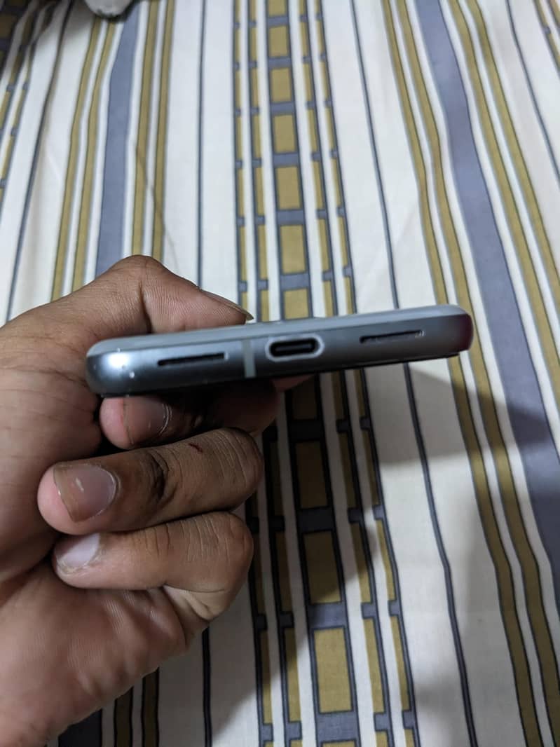 Google Pixel 8 3