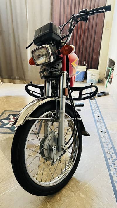 Honda 125 red 2025-2026