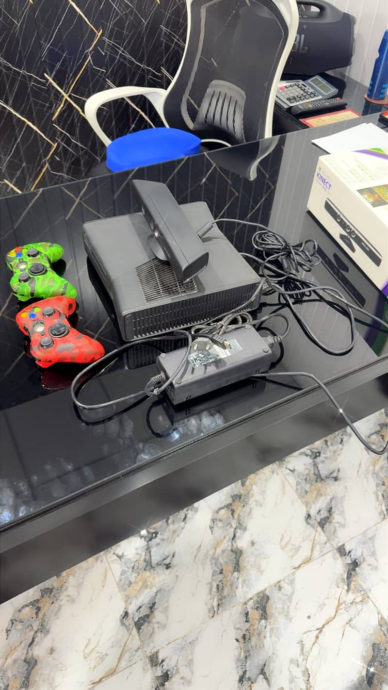 Xbox360 with kinect with two wireless controllers 2