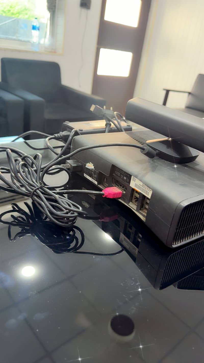 Xbox360 with kinect with two wireless controllers 3