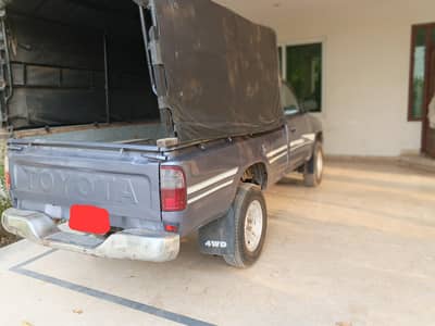 Toyota Hilux 2000