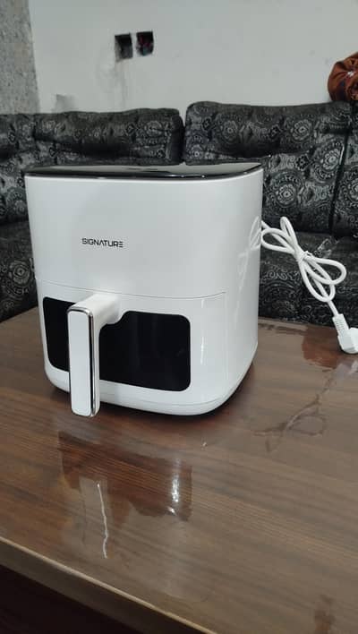 Signature Air Fryer - 6 Litre - Box Open
