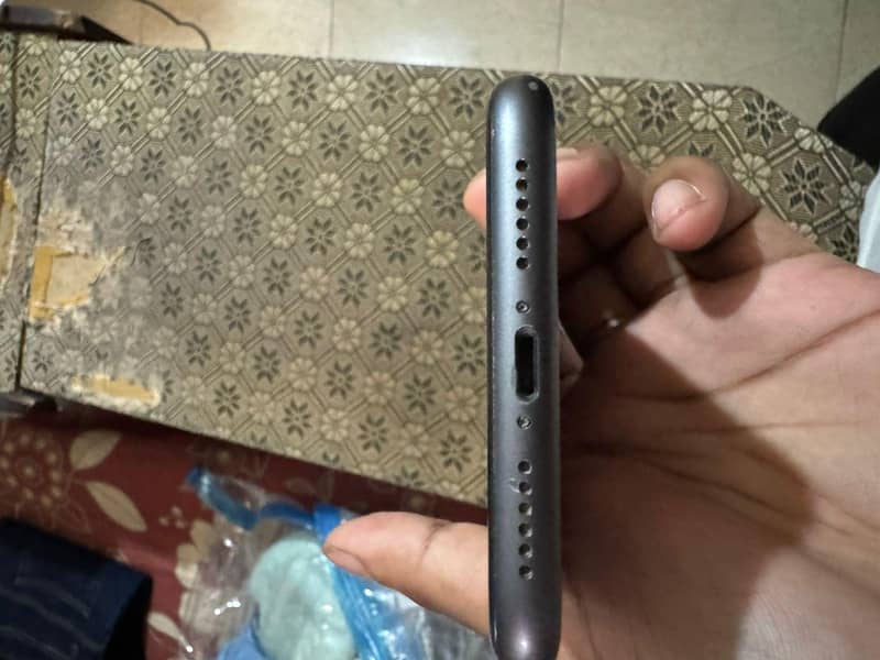Apple iPhone 11 5