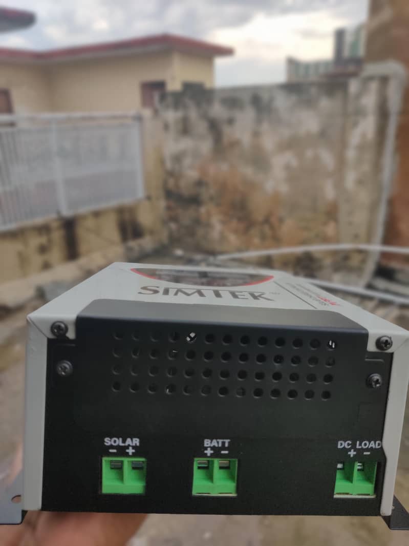 Simtek Mppt Solar Charge Controller 3