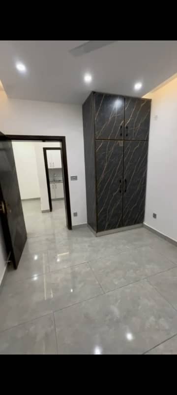 10 Marla 3 Bed Apartment Available For Rent