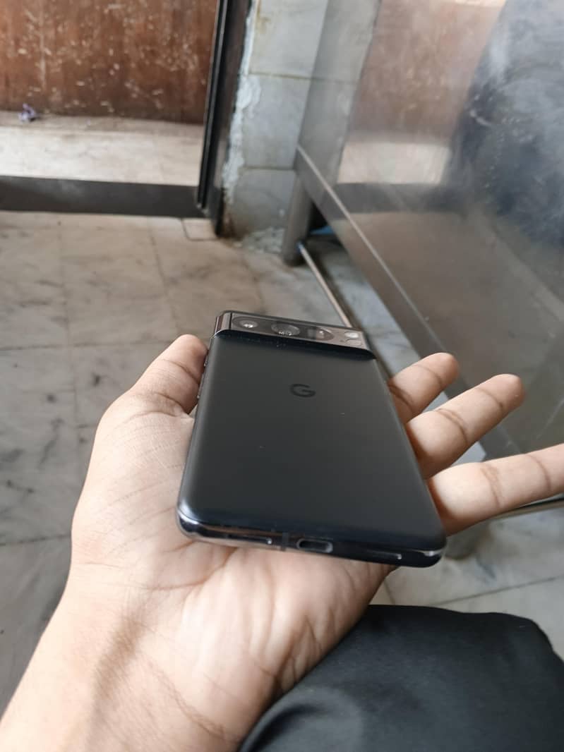 Google Pixel 8 Pro 2
