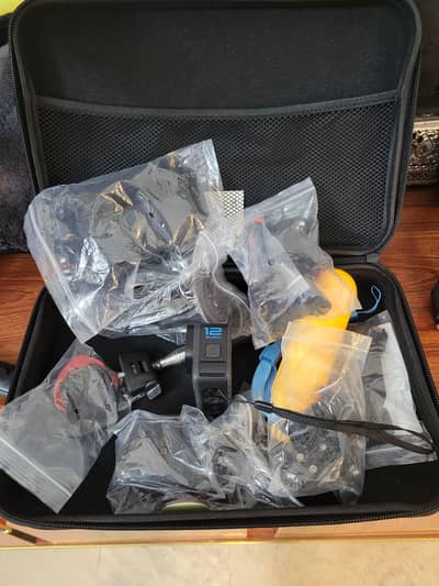 Go Pro Hero 12 Black (10/10++) New (Complete Vloging Kit)