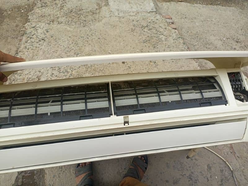 Sharp AC inviter 3