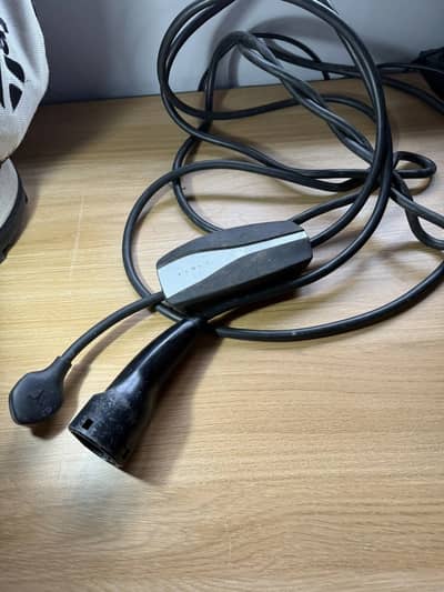 32 Ameper Tesla Orignal Ev Charger for sale