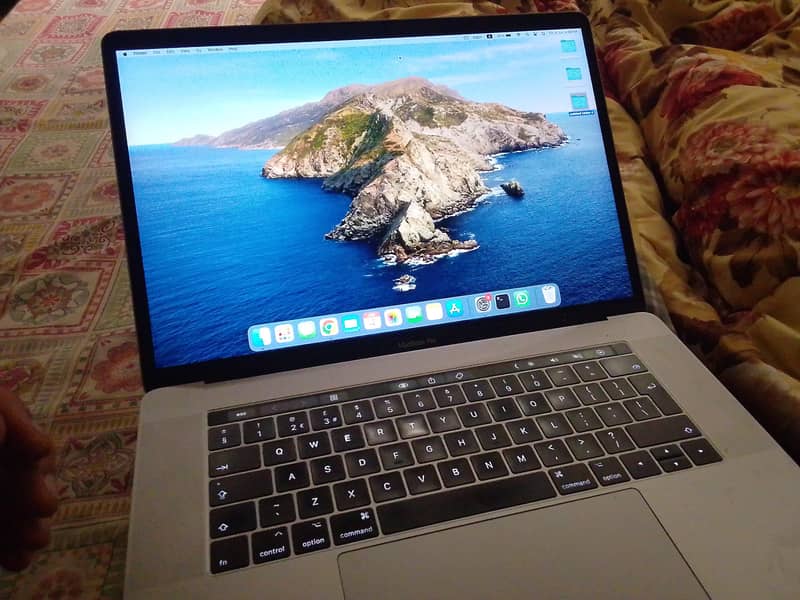 MAC BOOK PRO 0