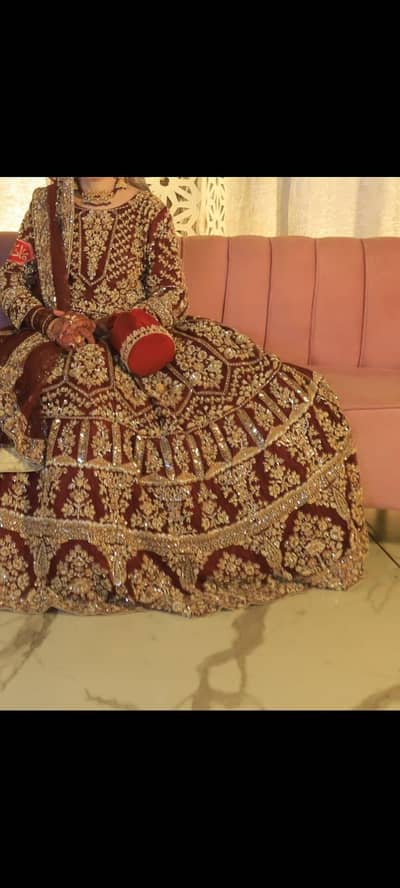 Beautiful bridal mehroon lehnga  ,heavy work excellent condition
