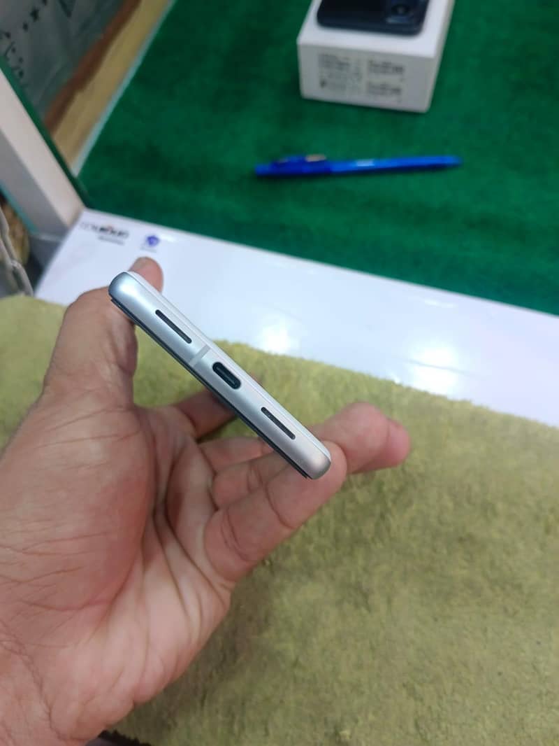 Google Pixel 7 3