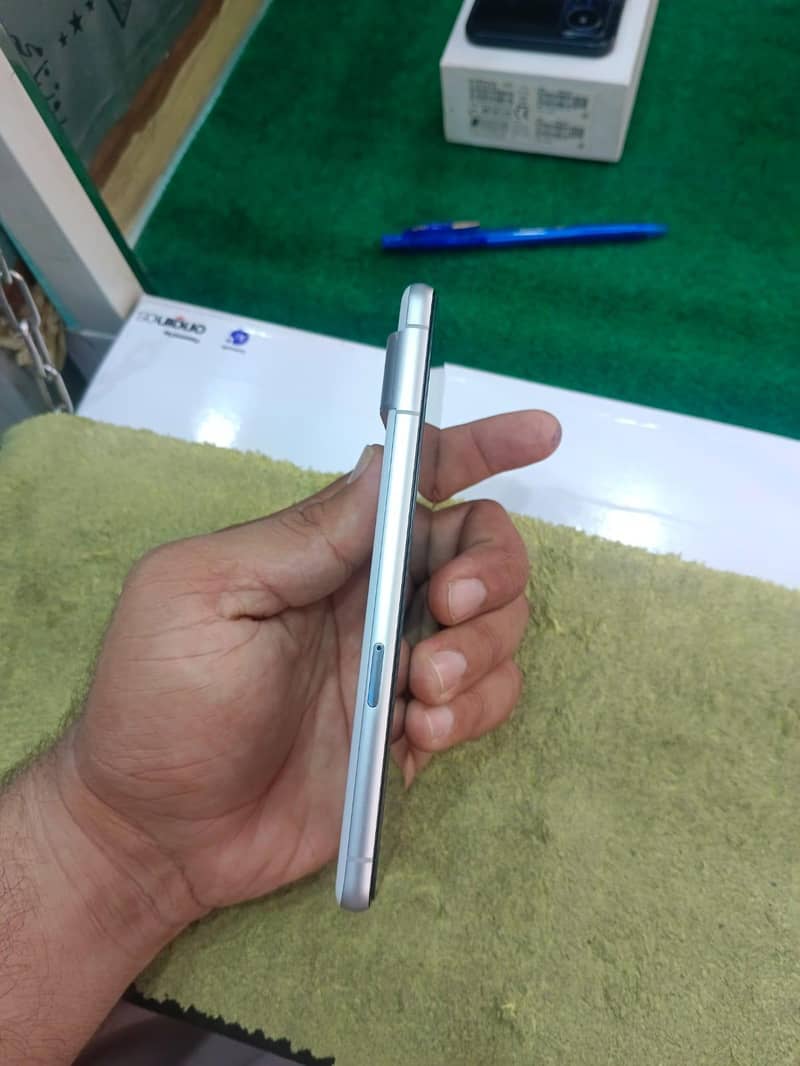 Google Pixel 7 4