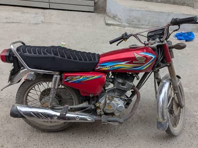 very neet & clean 125 bike 2018 model new tyre new battery headlight