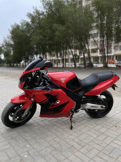 Yamaha fzr1000 original  0/3/3/2/-/7/9/0/8/2/3/4