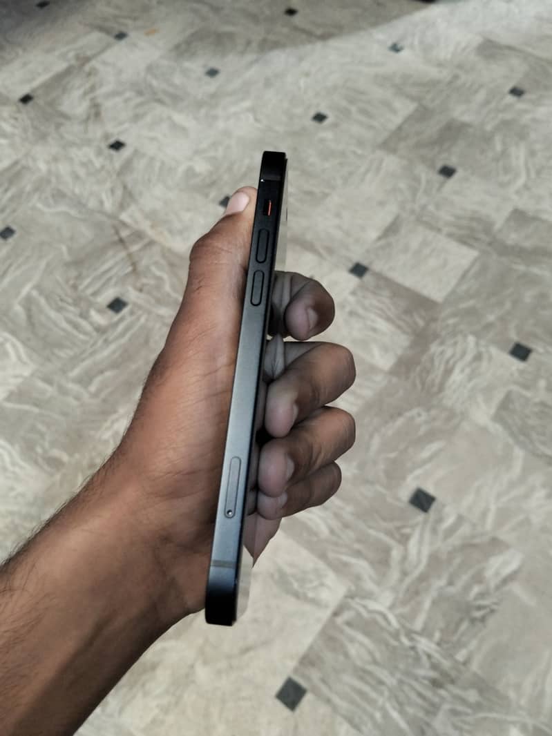 Apple iPhone 12 2