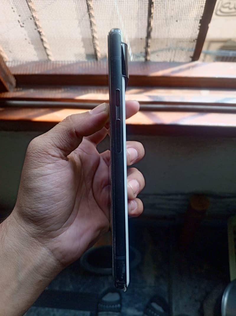Google Pixel 6 4
