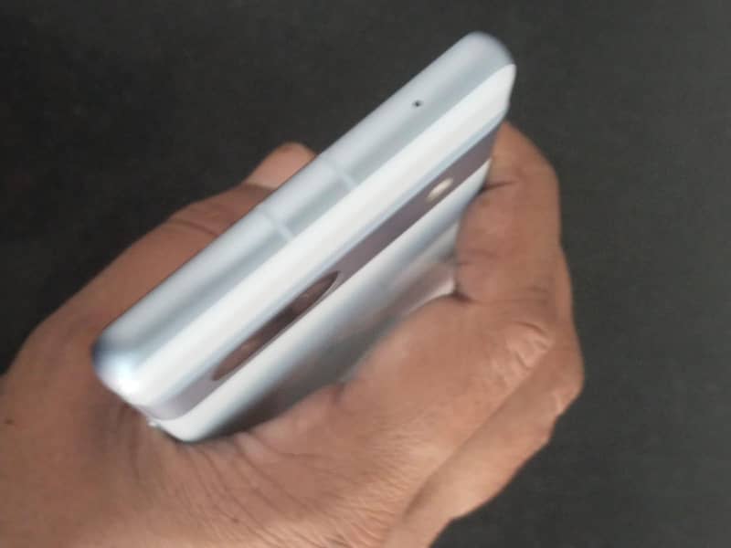 Google Pixel 7a 5