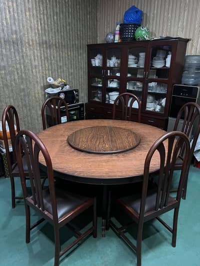 Solid wooden 6 seater dining table