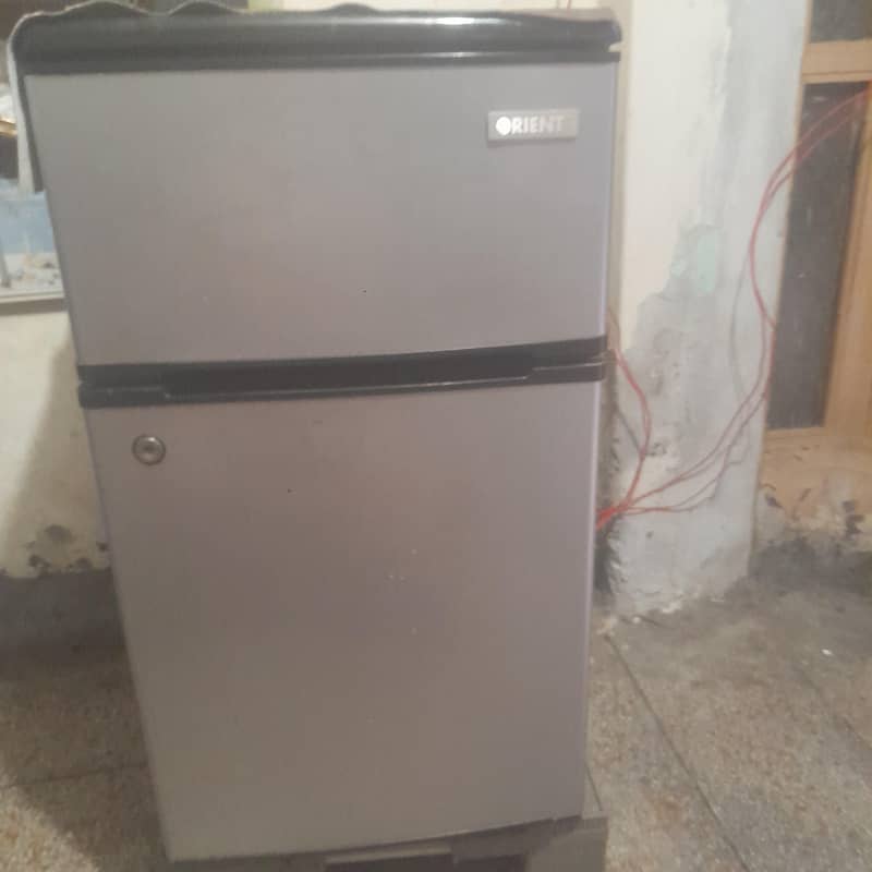 mini fridge 1
