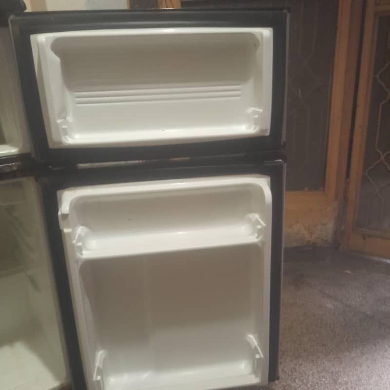 mini fridge 2