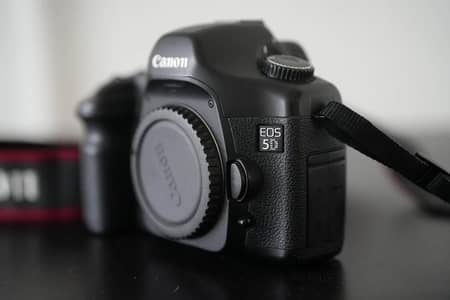Canon 5D full frame 10/10+ mint condition